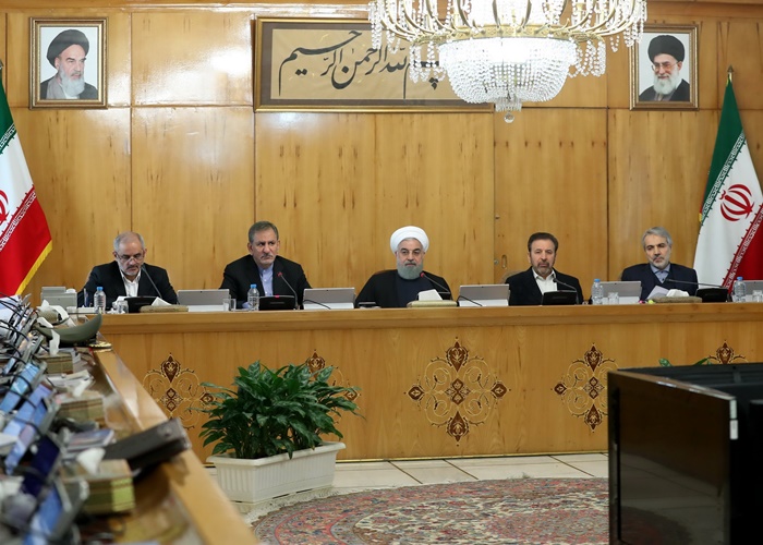 روحانی: رسانهملی از نشر شایعات و سیاهنمایی خودداری کند